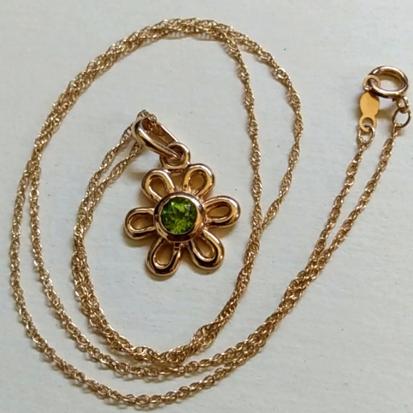 14k yellow gold peridot flower necklace